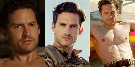 15 Sexy Pics of Ben Aldridge To Prepare For Knock At The Cabin。